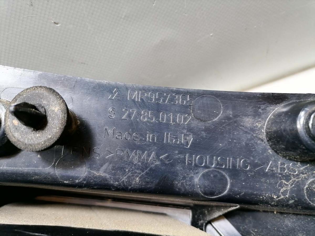 Mitsubishi Colt Z30 original R&uuml;cklicht R&uuml;ckleuchte Schlossleuchte links 3-T&uuml;rer Bj.2006